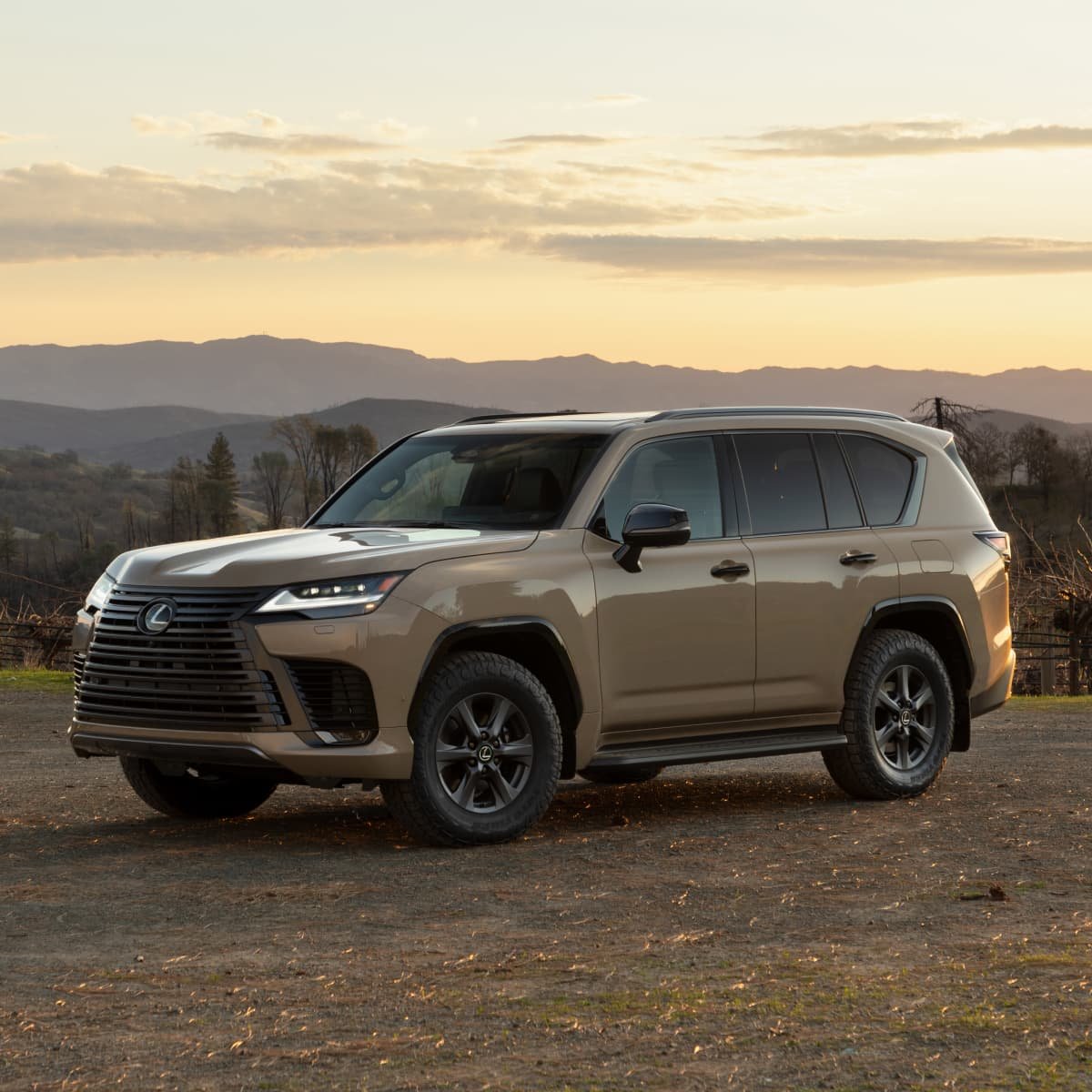 Lexus LX 500d Overtrail front view