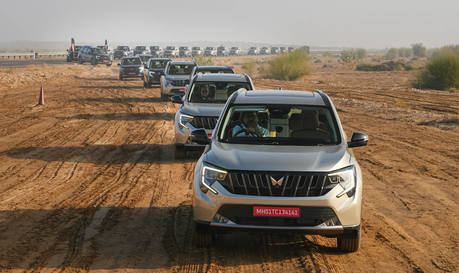 Mahindra XUV 7XO AX3 Petrol MT front view in India