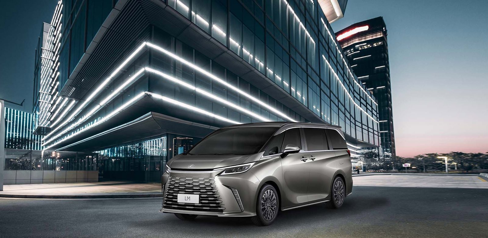 Lexus LM 350h 7 Seater front view